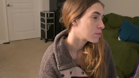 L online show from December 21, 12:16 pm