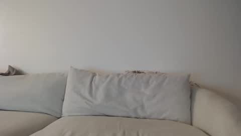 Snapshot of liljbby chatting on September 12, 1:38 am Jay please help me reach 50 thumbs up online show from September 12, 1:38 am