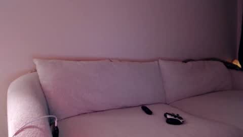 Snapshot of liljbby chatting on November 24, 1:05 am Jay please help me reach 50 thumbs up online show from November 24, 1:05 am