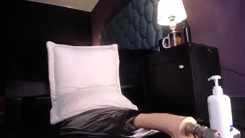 lilla_rossy online show from October 19, 12:33 am