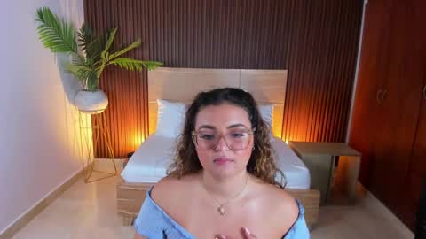 L I L L Y online show from February 17, 10:47 pm