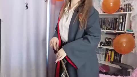 Snapshot of lillyfan_x chatting on October 25, 4:42 am LillyFan X online show from October 25, 4:42 am