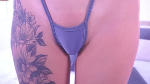 Snapshot of lillythompson_ chatting on January 2, 6:12 pm Lilly Thompson online show from January 2, 6:12 pm