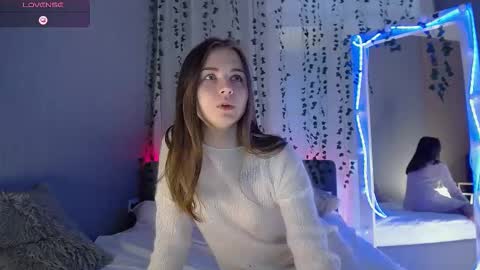 Snapshot of lilu__moon chatting on October 17, 7:11 am lilu__moon online show from October 17, 7:11 am