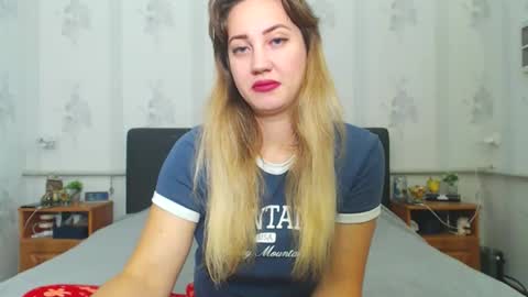 Snapshot of lilu_cute25 chatting on November 15, 10:37 pm lilu_cute25 online show from November 15, 10:37 pm