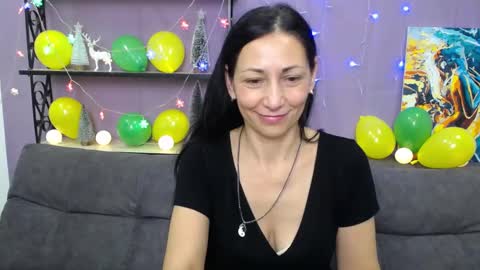 Snapshot of lilugrants chatting on January 12, 10:12 pm lilugrants online show from January 12, 10:12 pm