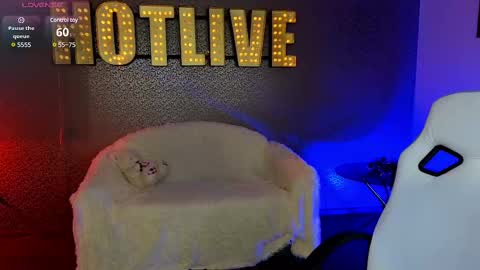 Snapshot of lilumytrend chatting on January 12, 6:17 am Lilu online show from January 12, 6:17 am