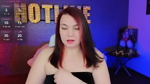 Snapshot of lilumytrend chatting on February 13, 12:21 pm Lilu online show from February 13, 12:21 pm