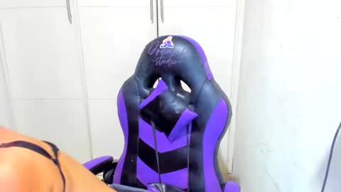 lily_anal_squirt online show from December 16, 7:00 pm