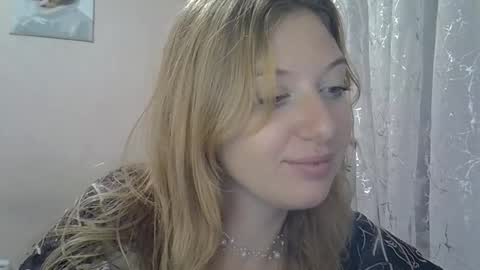 lily_ember online show from October 5, 7:01 pm