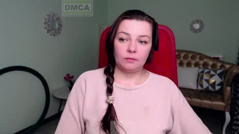 Lily online show from January 10, 9:55 am