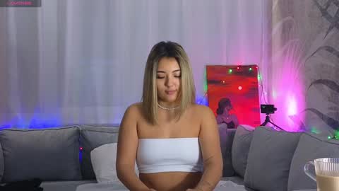 Snapshot of lily_foster_ chatting on December 15, 2:16 pm Lily online show from December 15, 2:16 pm