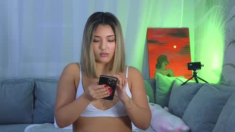 Snapshot of lily_foster_ chatting on January 19, 2:38 pm Lily online show from January 19, 2:38 pm