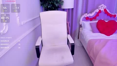 Lily online show from February 16, 8:00 pm