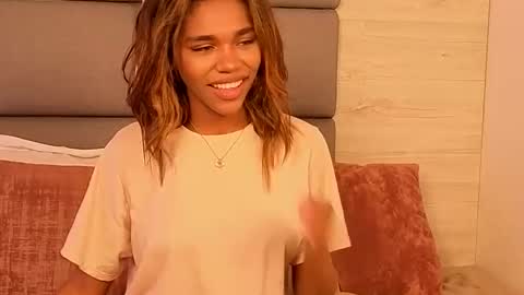 Lily Miiller online show from October 27, 8:46 pm