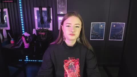 Snapshot of lily_moonlight chatting on January 14, 8:41 am Lily online show from January 14, 8:41 am