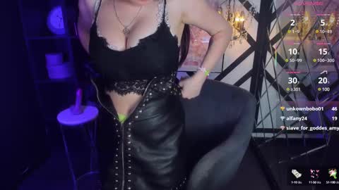 Snapshot of lily_moonlight chatting on March 11, 4:51 pm Lily online show from March 11, 4:51 pm