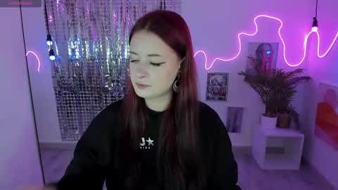 Snapshot of lily_moonlight chatting on September 21, 6:48 am Lily online show from September 21, 6:48 am