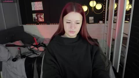 Snapshot of lily_moonlight chatting on October 4, 7:28 am Lily online show from October 4, 7:28 am