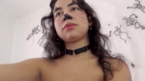 Lily Roberts online show from October 20, 3:45 pm