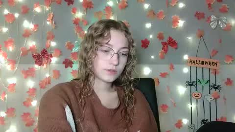 small lily online show from October 8, 11:08 am
