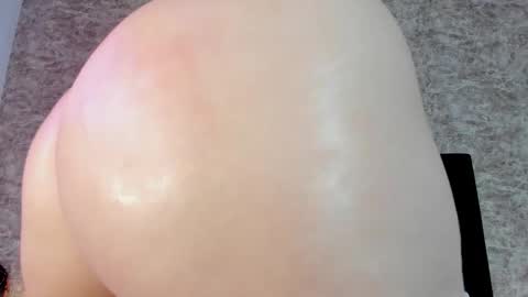 LilyWoodz online show from November 14, 7:34 pm