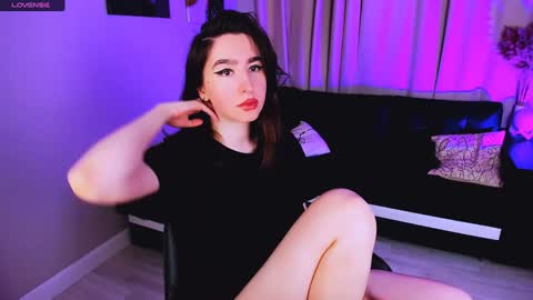 Snapshot of lily_xbaby chatting on January 25, 8:42 am LILY online show from January 25, 8:42 am