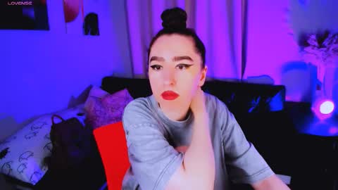 Snapshot of lily_xbaby chatting on September 11, 8:25 am LILY online show from September 11, 8:25 am