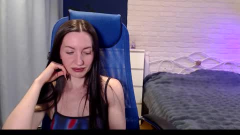 Lily online show from November 19, 8:47 am