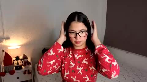 Snapshot of lilypanda chatting on November 30, 8:24 pm LillyPanda online show from November 30, 8:24 pm