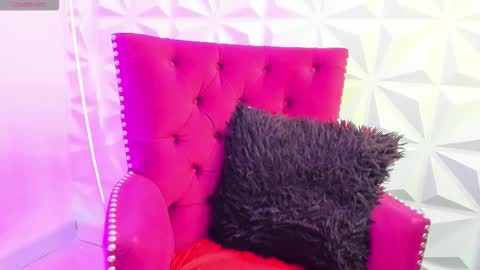 Lily Queen online show from September 19, 2:40 pm