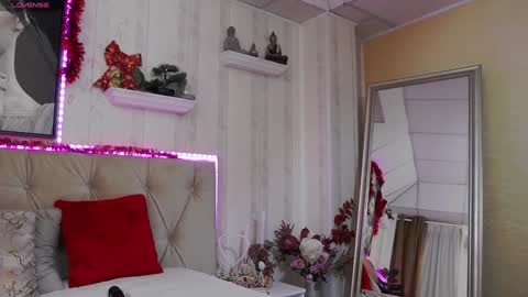      online show from January 7, 10:11 am