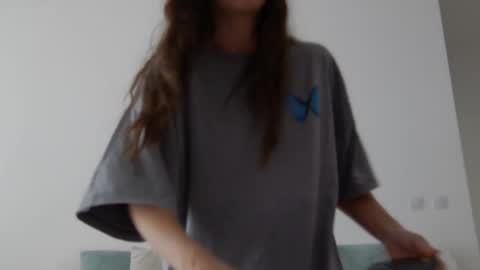 Lily online show from October 17, 8:39 am