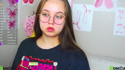 Lily online show from September 9, 7:19 am