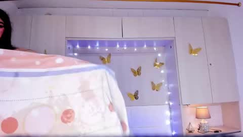 lilywhitee1 online show from November 29, 4:43 pm