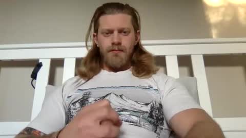 Snapshot of limitlesschris chatting on December 1, 8:25 pm Chris online show from December 1, 8:25 pm