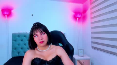  Lina Bedoya  online show from January 16, 11:37 am