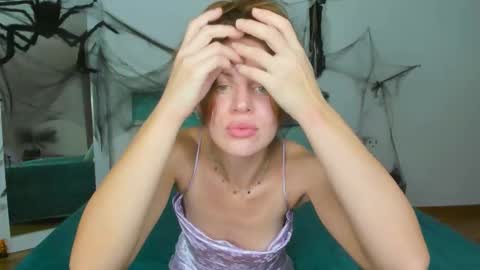 lina_muse_ online show from November 2, 11:18 pm