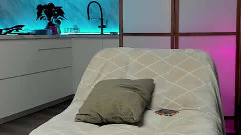 Snapshot of lina_n_kitty chatting on December 5, 2:44 pm Lina - online show from December 5, 2:44 pm