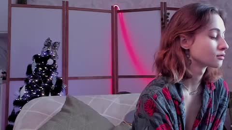 Snapshot of lina_n_kitty chatting on December 21, 10:28 am Lina - online show from December 21, 10:28 am