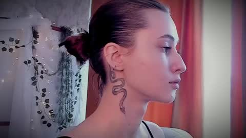 Snapshot of lina_n_kitty chatting on February 26, 10:36 am Lina - online show from February 26, 10:36 am