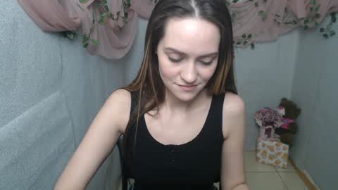 Snapshot of lina_star_s chatting on January 7, 6:27 am Lina online show from January 7, 6:27 am