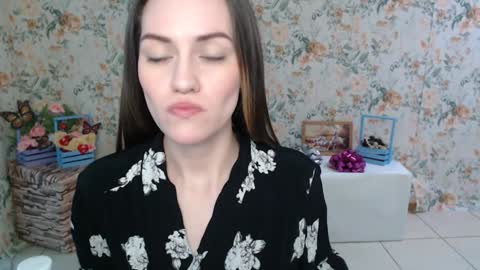 Snapshot of lina_star_s chatting on February 4, 6:46 am Lina online show from February 4, 6:46 am