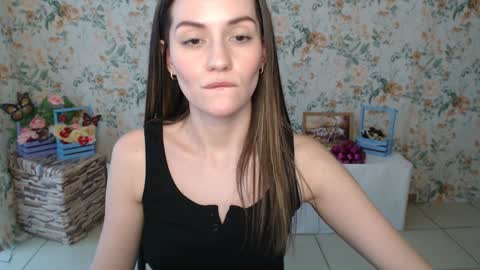 Snapshot of lina_star_s chatting on February 4, 9:49 am Lina online show from February 4, 9:49 am