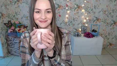 Snapshot of lina_star_s chatting on February 18, 6:48 am Lina online show from February 18, 6:48 am