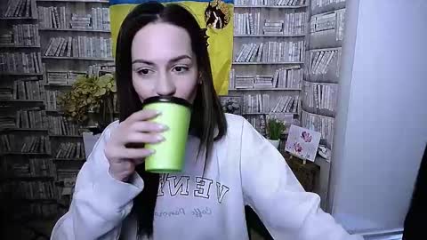 Snapshot of lina_star_s chatting on November 3, 6:58 am Lina online show from November 3, 6:58 am