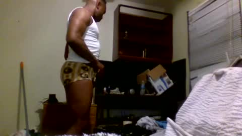 Snapshot of lincolnlongdick chatting on December 30, 9:37 am Richie Rich online show from December 30, 9:37 am