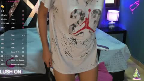  Linda  online show from December 28, 6:08 pm