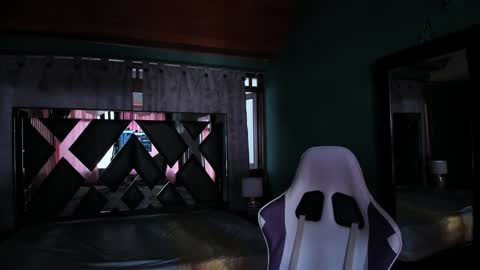  Linda  online show from February 1, 9:19 pm