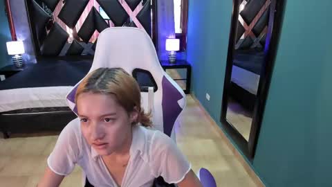  Linda  online show from February 22, 6:41 pm